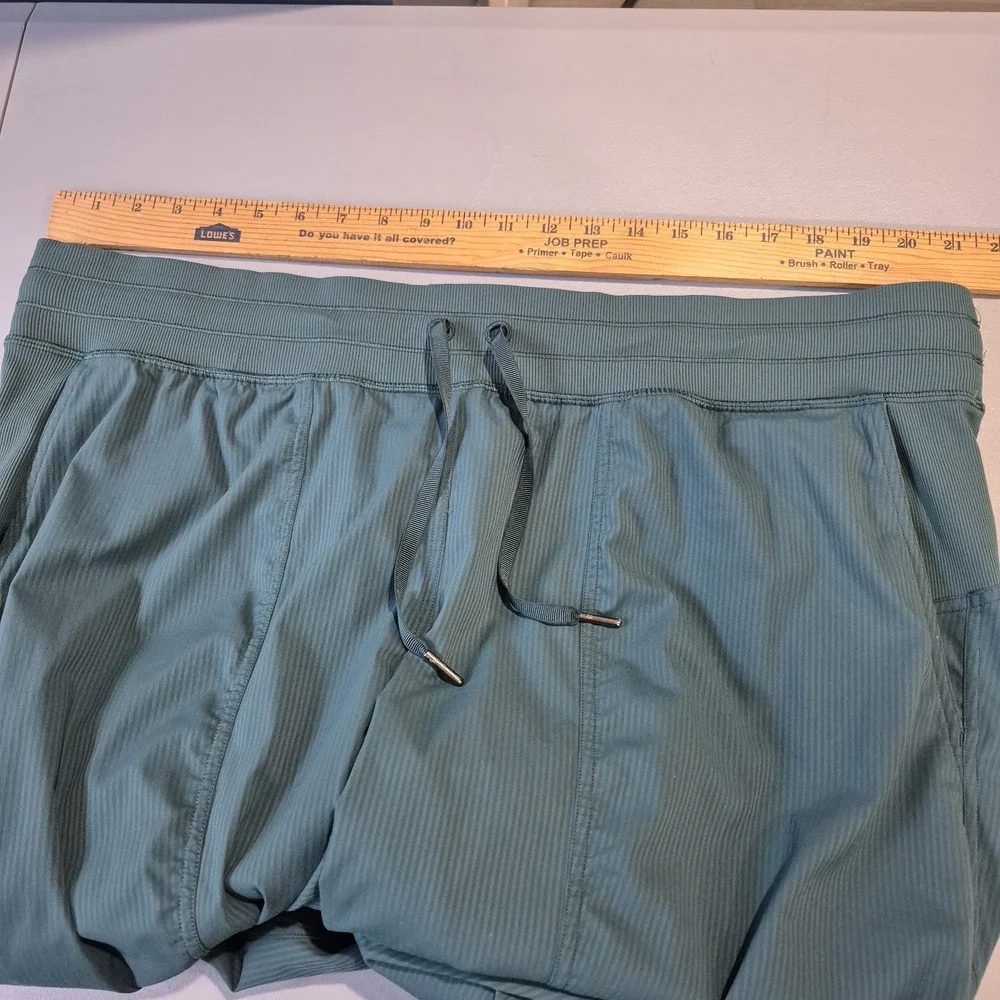 Lululemon Pants Womens 20 Green Jasper Dance Studio Jogger Mid Rise Athleisure